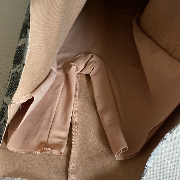 Commando Faux Leather Python Snake Print Mini Skirt Built in Spanx Shorts XS - Picture 7 of 11